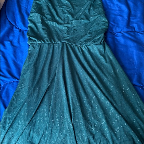 Hunter Green Party dress - Picture 2 of 3